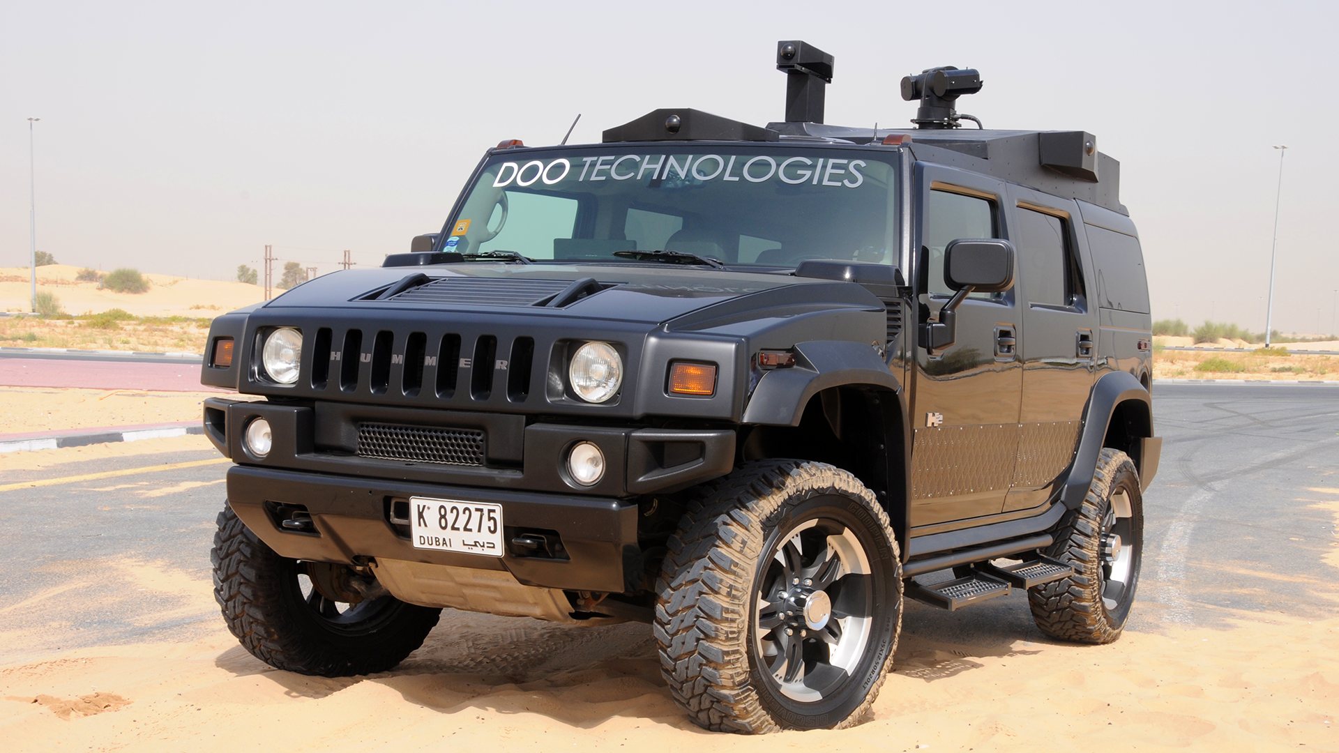 The Doo Technologies H2: 360°, panoramic and PTZ cameras on one vehicle.