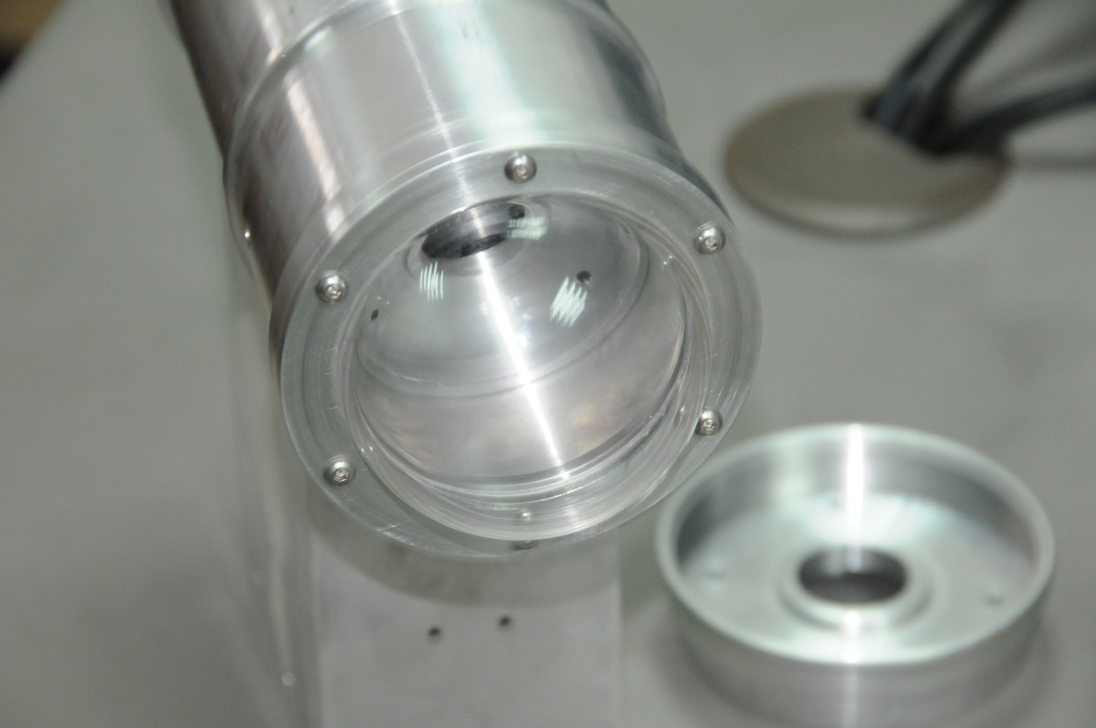 The machined aluminium body.